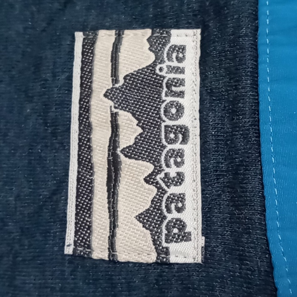 Patagonia Dark Blue Fleece with Light Blue Trim - Picture 6 of 9
